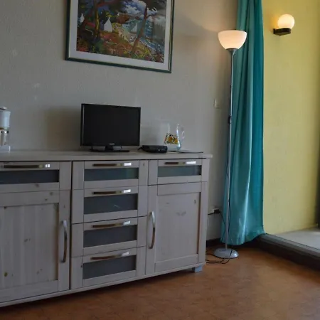 Апартаменты Appt Familial Avec Piscine, Parking A 700m De La - Fr-1-229d-8 *